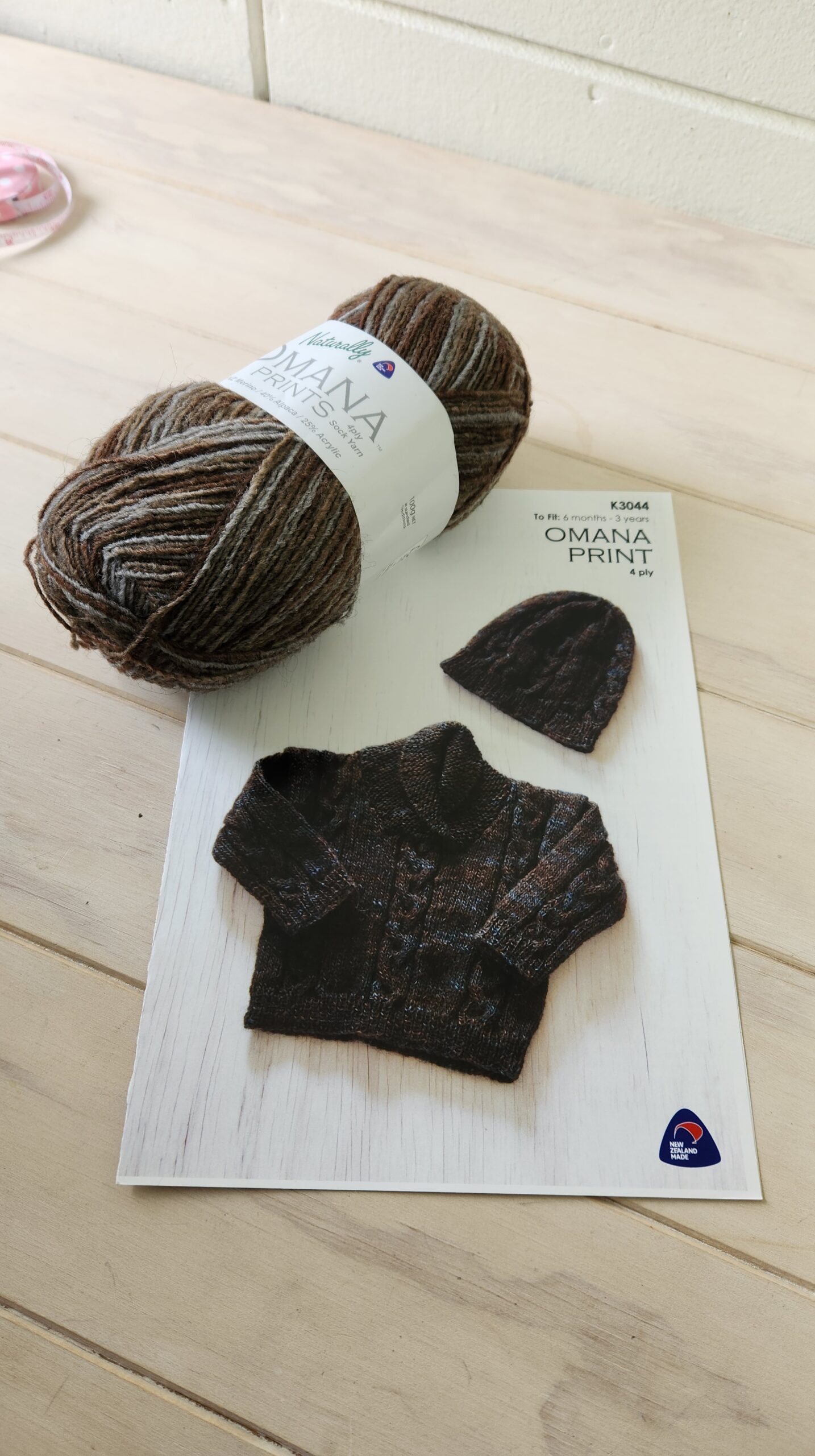 Sweater and Hat Knitting Kit. 6mths to 3yrs - Image 2