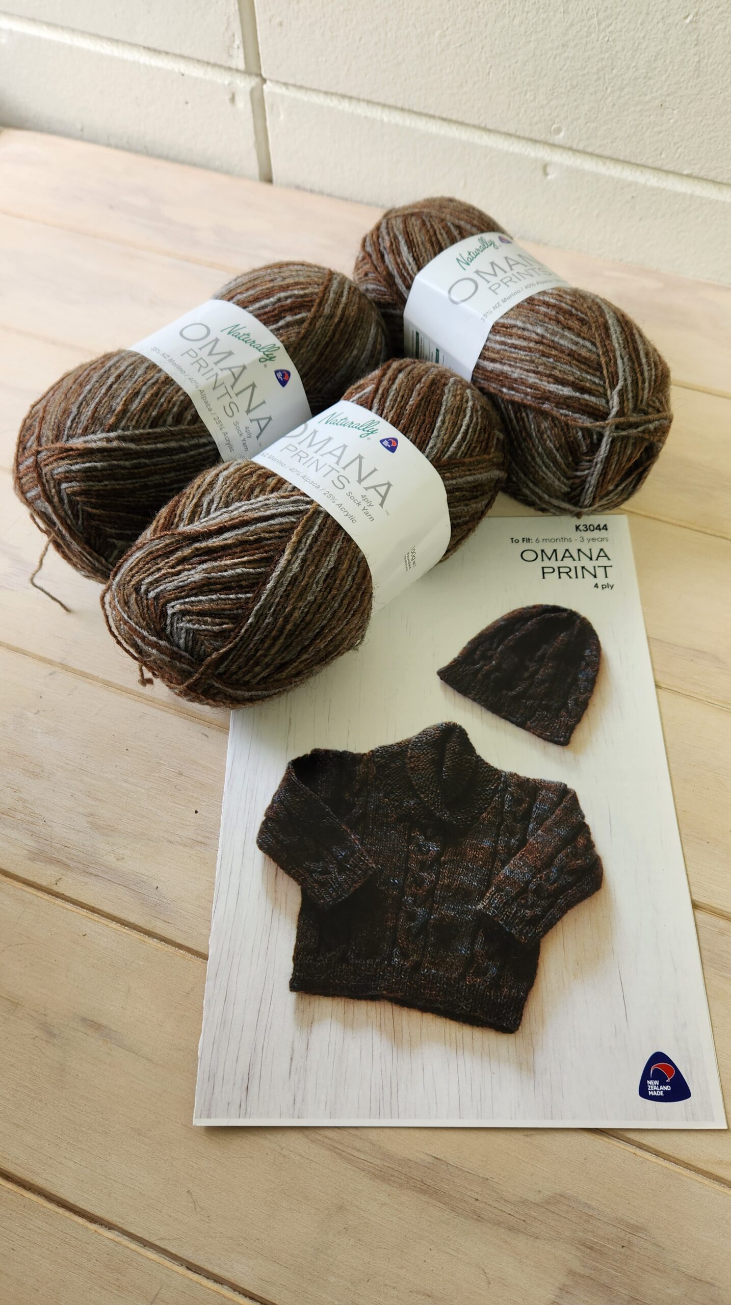 Sweater and Hat Knitting Kit. 6mths to 3yrs - Image 3