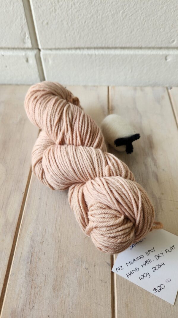 Artisan 8ply NZ Merino - Image 12