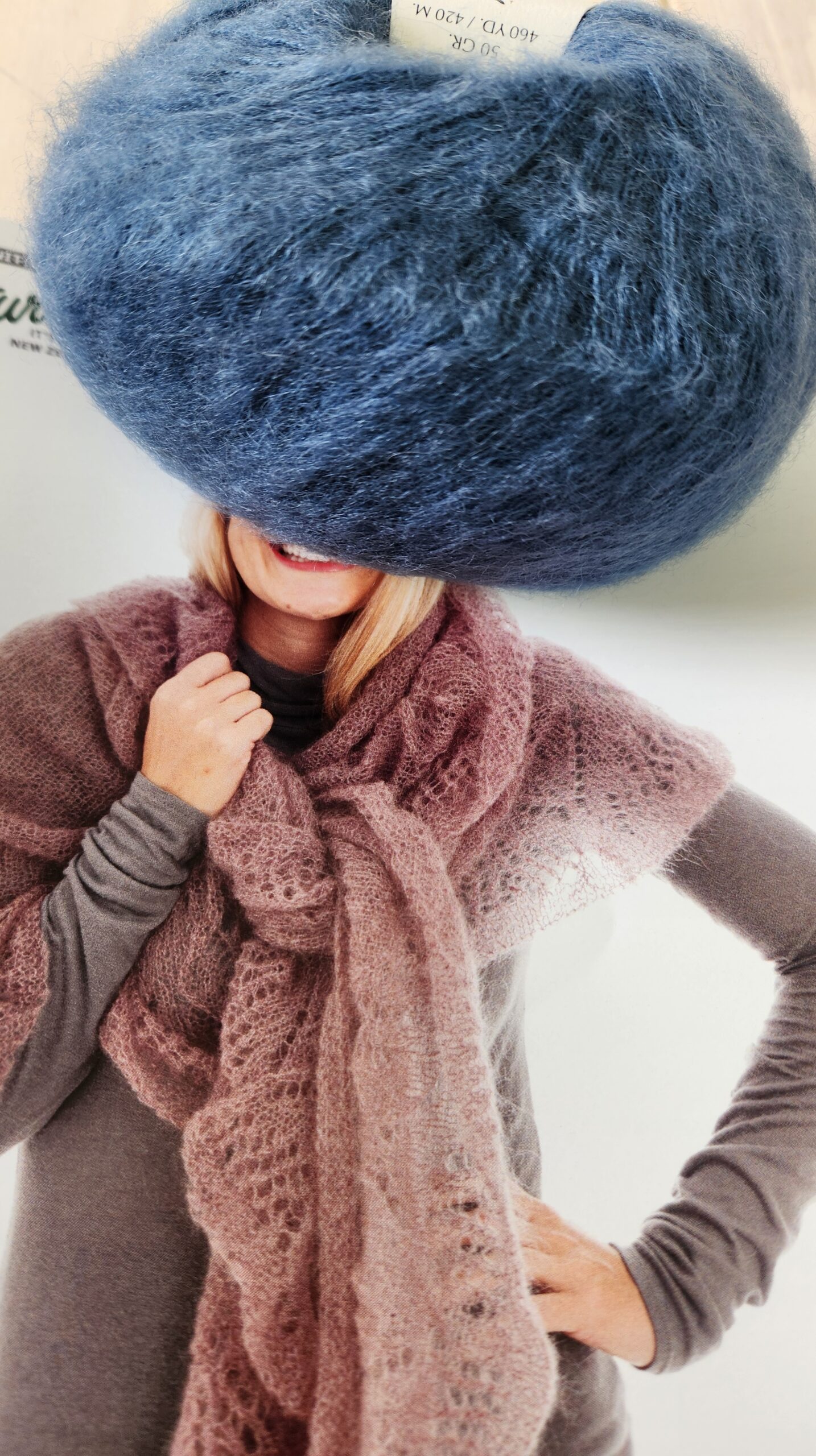 Aqu Lace Shawl Kit - Image 8