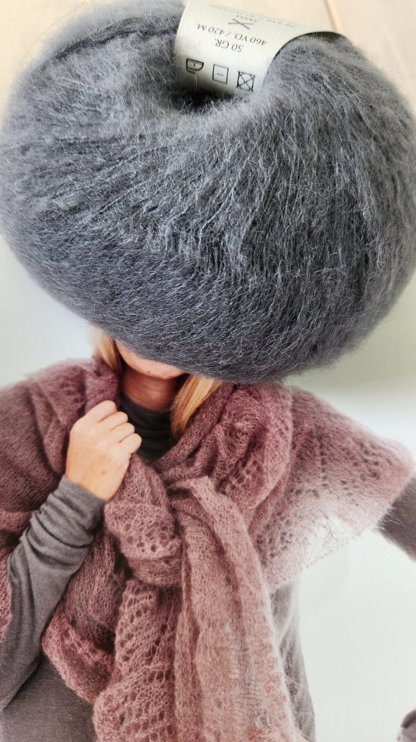 Aqu Lace Shawl Kit - Image 2